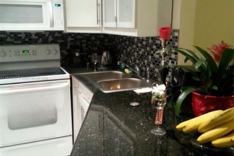 Copropriété à vendre à Miami, Floride: 1 chambre, 87.98 m2 № 2015906 - photo 2