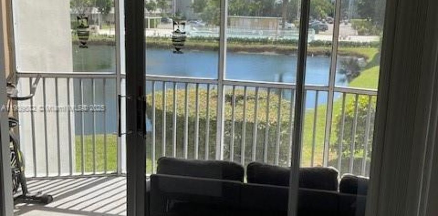 Condo à Miami, Floride, 1 chambre  № 2015906