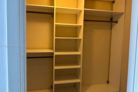 Copropriété à vendre à Miami, Floride: 1 chambre, 87.98 m2 № 2015906 - photo 8