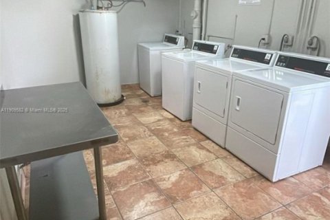 Copropriété à vendre à Miami, Floride: 1 chambre, 87.98 m2 № 2015906 - photo 11