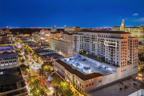 Кондоминиум с 2 спальнями в Корал-Гейблс, Флорида № 1953212