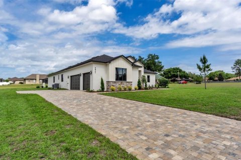 Casa en venta en Lakeland, Florida, 4 dormitorios, 279.45 m2 № 2229616 - foto 2