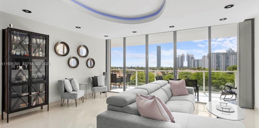 Condo in Aventura, Florida, 2 bedrooms № 1994423