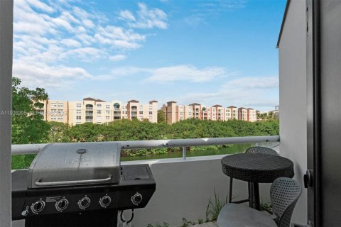 Condo in Aventura, Florida, 2 bedrooms № 1994423 - photo 29
