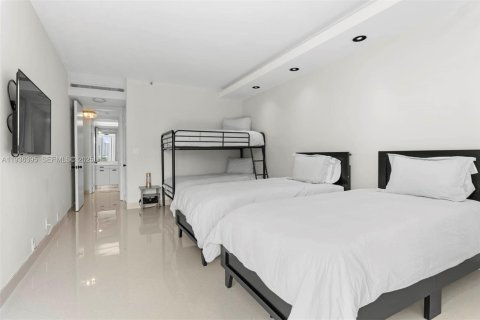 Condo in Aventura, Florida, 2 bedrooms № 1994423 - photo 22