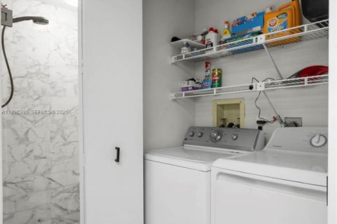 Condo in Aventura, Florida, 2 bedrooms № 1994423 - photo 26