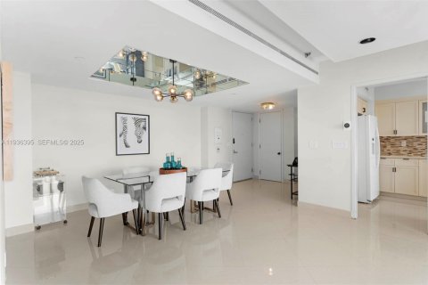 Condo in Aventura, Florida, 2 bedrooms № 1994423 - photo 7