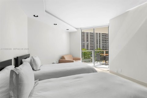Condo in Aventura, Florida, 2 bedrooms № 1994423 - photo 23