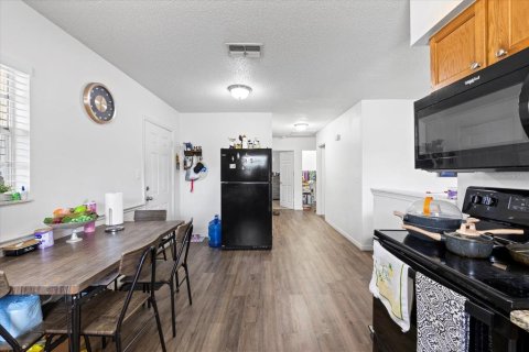 Casa en venta en Tampa, Florida, 4 dormitorios, 149.02 m2 № 1774752 - foto 11