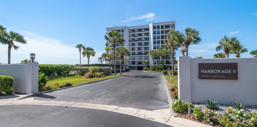 Condominio en Clearwater, Florida, 2 dormitorios № 1917345