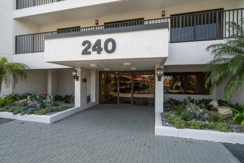 Condominio en alquiler en Clearwater, Florida, 2 dormitorios, 102.19 m2 № 1917345 - foto 2