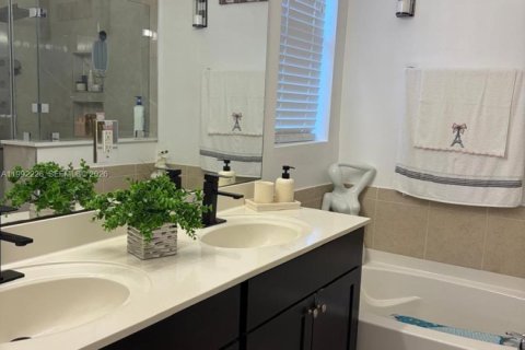 Casa en venta en Homestead, Florida, 3 dormitorios, 157.93 m2 № 2055404 - foto 6