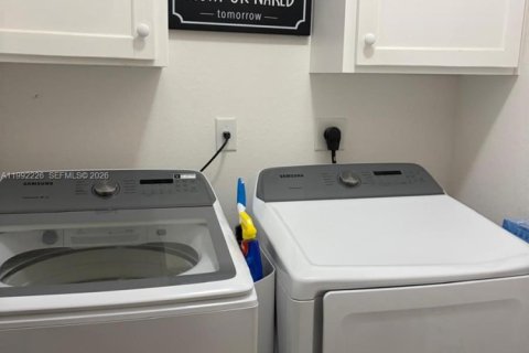 Casa en venta en Homestead, Florida, 3 dormitorios, 157.93 m2 № 2055404 - foto 18