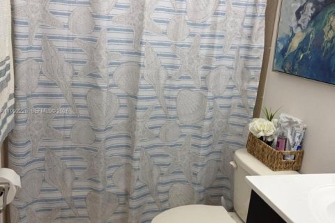 Casa en venta en Homestead, Florida, 3 dormitorios, 157.93 m2 № 2055404 - foto 26