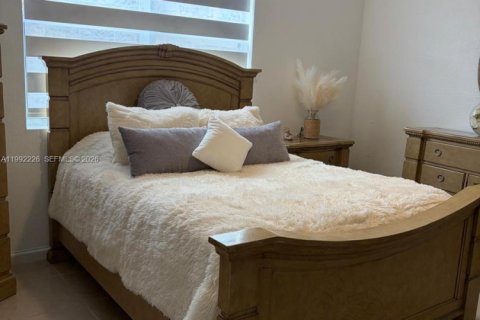 Casa en Homestead, Florida 3 dormitorios, 157.93 m2 № 2055404