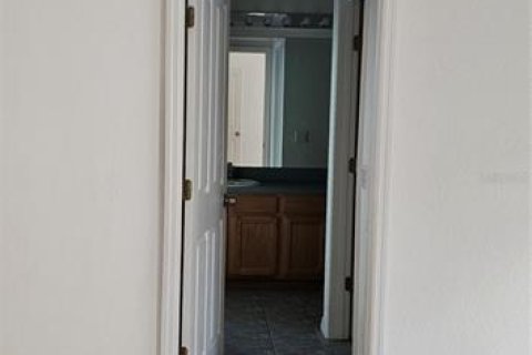 Снять в аренду виллу или дом в Дэвенпорт, Флорида 5 спален, 166.3м2, № 2104173 - фото 6