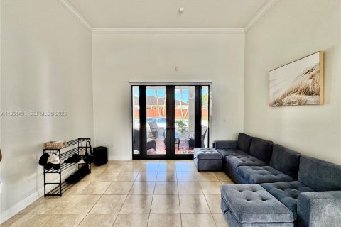 Купить виллу или дом в Хомстед, Флорида 5 спален, 267.93м2, № 2023303 - фото 10