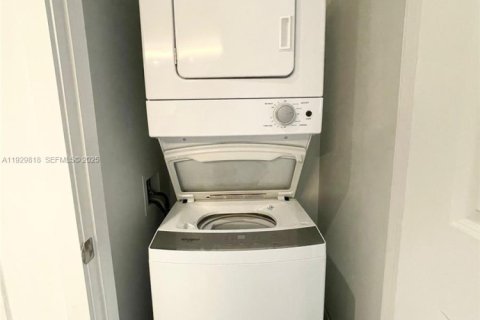 Copropriété à vendre à Miami, Floride: 2 pièces № 1990401 - photo 9