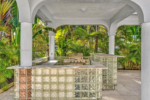 Casa en venta en North Miami, Florida, 5 dormitorios, 363.06 m2 № 1483174 - foto 30