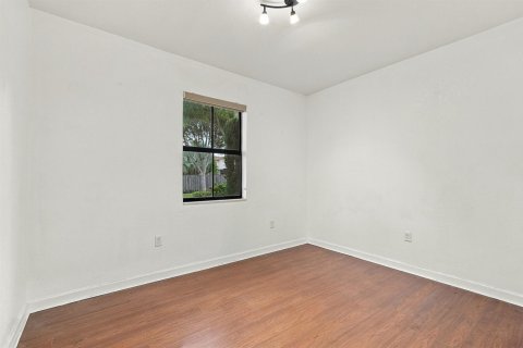 Villa ou maison à louer à Miami, Floride: 3 chambres, 171.31 m2 № 2376202 - photo 26