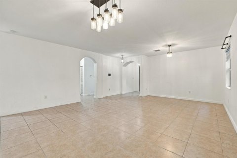 Villa ou maison à louer à Miami, Floride: 3 chambres, 171.31 m2 № 2376202 - photo 9