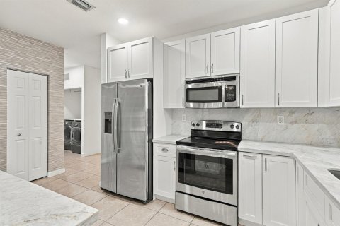 Villa ou maison à louer à Miami, Floride: 3 chambres, 171.31 m2 № 2376202 - photo 11