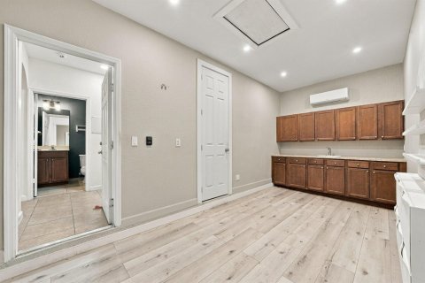 Villa ou maison à louer à Miami, Floride: 3 chambres, 171.31 m2 № 2376202 - photo 17