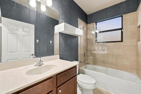 Villa ou maison à louer à Miami, Floride: 3 chambres, 171.31 m2 № 2376202 - photo 18
