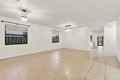 Villa ou maison à louer à Miami, Floride: 3 chambres, 171.31 m2 № 2376202 - photo 13