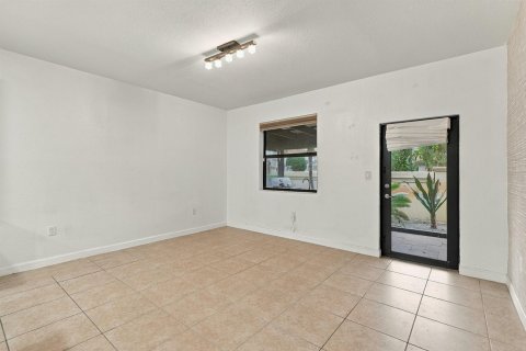 Villa ou maison à louer à Miami, Floride: 3 chambres, 171.31 m2 № 2376202 - photo 20