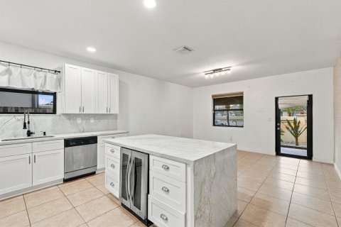 Villa ou maison à louer à Miami, Floride: 3 chambres, 171.31 m2 № 2376202 - photo 19