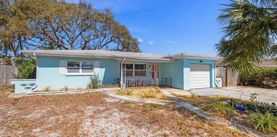 House in Largo, Florida 2 bedrooms, 105.26 sq.m. № 1527534