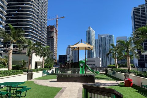 Condo in Miami, Florida, 2 bedrooms  № 2077956 - photo 15