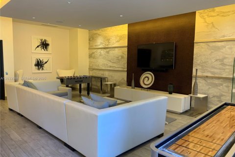 Condo in Miami, Florida, 2 bedrooms  № 2077956 - photo 16