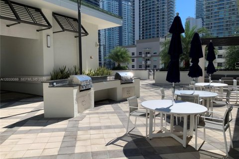Condo in Miami, Florida, 2 bedrooms  № 2077956 - photo 14