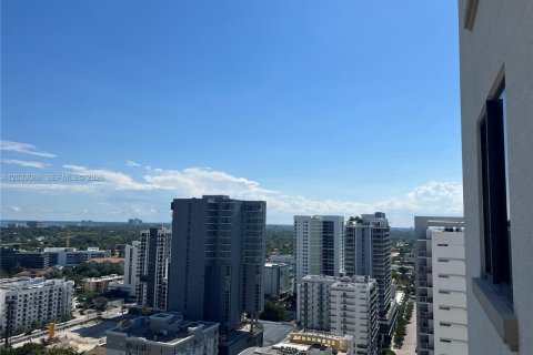 Condo in Miami, Florida, 2 bedrooms  № 2077956 - photo 11