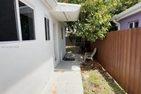 Villa ou maison à vendre à Miami, Floride: 4 chambres № 2041063 - photo 20