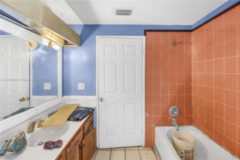 House in Royal Palm Beach, Florida 3 bedrooms, 142.33 sq.m. № 1964408 - photo 24