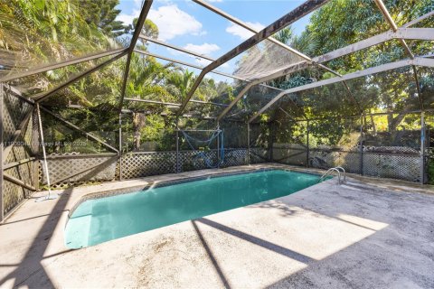 House in Royal Palm Beach, Florida 3 bedrooms, 142.33 sq.m. № 1964408 - photo 29