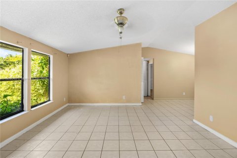 House in Royal Palm Beach, Florida 3 bedrooms, 142.33 sq.m. № 1964408 - photo 6