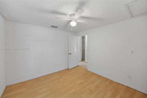 House in Royal Palm Beach, Florida 3 bedrooms, 142.33 sq.m. № 1964408 - photo 12