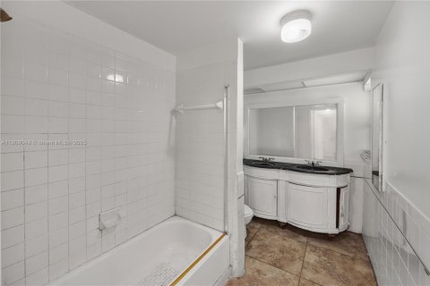 House in Royal Palm Beach, Florida 3 bedrooms, 142.33 sq.m. № 1964408 - photo 15