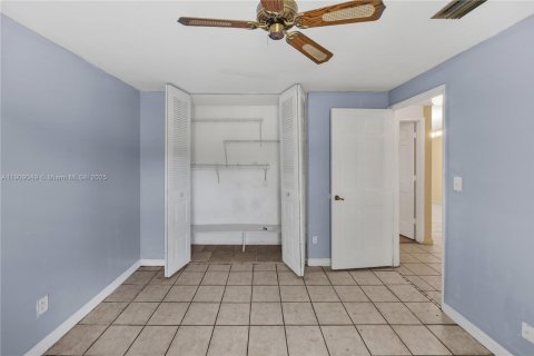 House in Royal Palm Beach, Florida 3 bedrooms, 142.33 sq.m. № 1964408 - photo 14