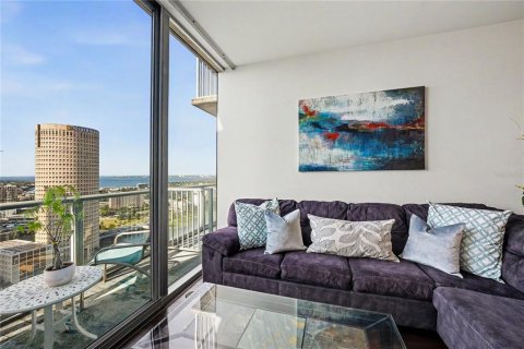 Condominio en Tampa, Florida, 1 dormitorio  № 2116940