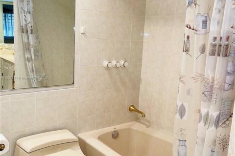 Condo in Greenacres, Florida, 2 bedrooms  № 1790637 - photo 23