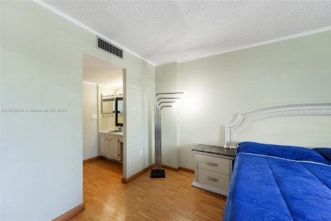 Купить кондоминиум в Авентура, Флорида 2 спальни, 92.53м2, № 1895321 - фото 29