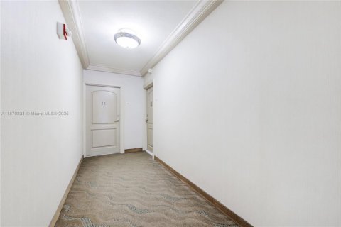 Купить кондоминиум в Авентура, Флорида 2 спальни, 92.53м2, № 1895321 - фото 7