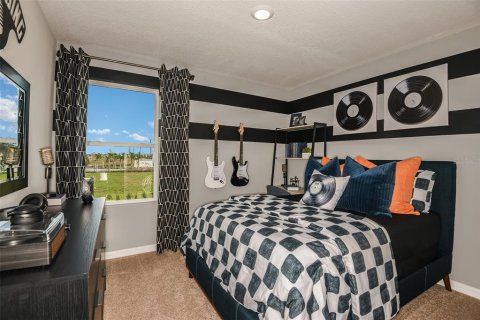 Townhouse in Haines City, Florida 4 bedrooms, 173.36 sq.m. № 1873161 - photo 15