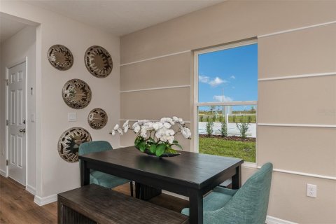 Townhouse in Haines City, Florida 4 bedrooms, 173.36 sq.m. № 1873161 - photo 6