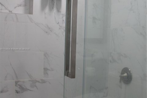 Condo in Sunrise, Florida, 2 bedrooms № 1959046 - photo 10